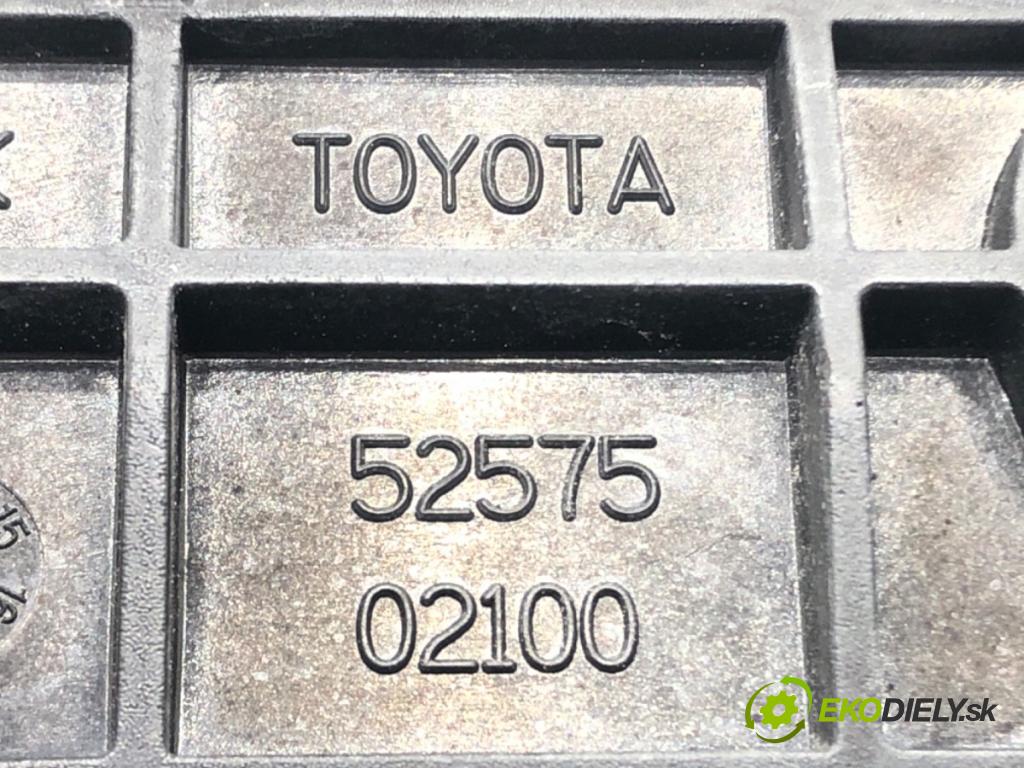 TOYOTA AURIS II Kombi 2015 73 kW 1.8 Hybrid (ZWE186_) 1798 úchyt nárazníka pravý zadní část 52575-02100