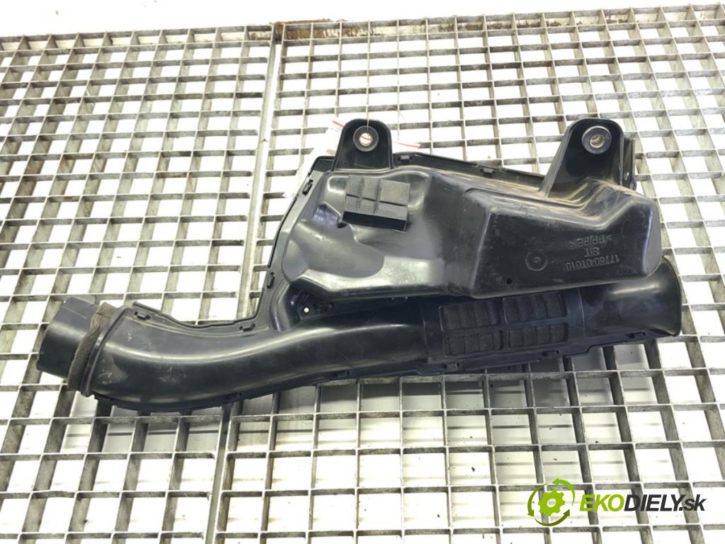 TOYOTA AURIS Kombi (_E18_) 2013 - 2018    1.8 Hybrid (ZWE186_) 73 kW [99 KM] Hybryda silnik benzynowy / elektryczny 2013 - 2018  Obal filtra vzduchu 17750-0T010 (Obaly filtrov vzduchu)