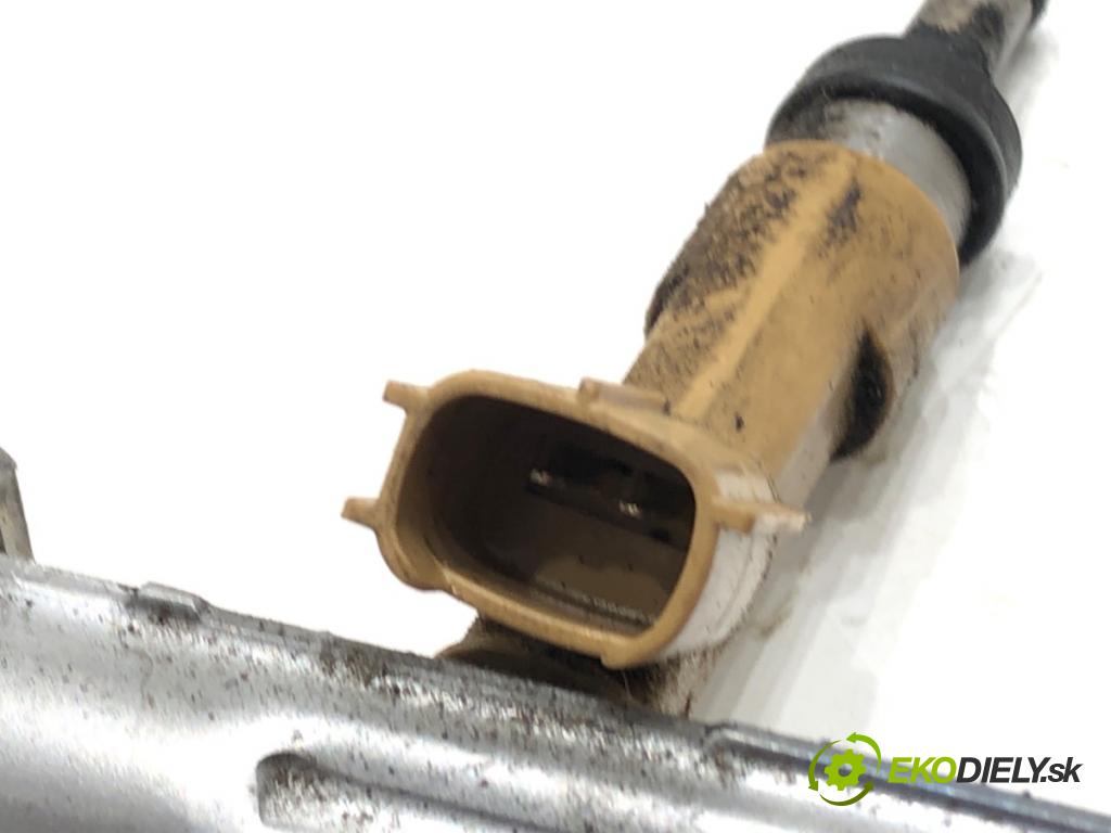 TOYOTA AURIS Kombi (_E18_) 2013 - 2018    1.8 Hybrid (ZWE186_) 73 kW [99 KM] Hybryda silnik benzynowy / elektryczny 2013 - 2018  Lišta vstrekovacia 23250-0T030 (Vstrekovacie lišty)