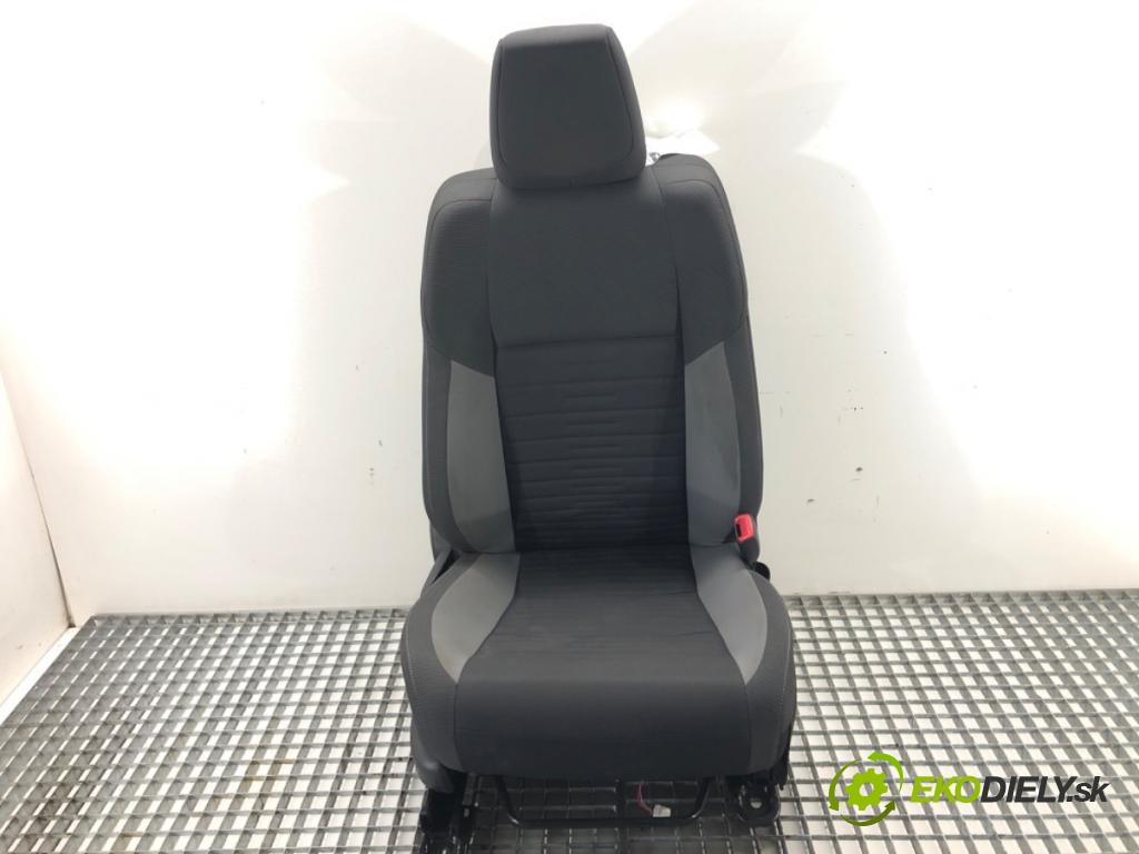 TOYOTA AURIS Kombi (_E18_) 2013 - 2018    1.8 Hybrid (ZWE186_) 73 kW [99 KM] Hybryda silnik benzynowy / elektryczny 2013 - 2018  Sedadlo pravy predný 