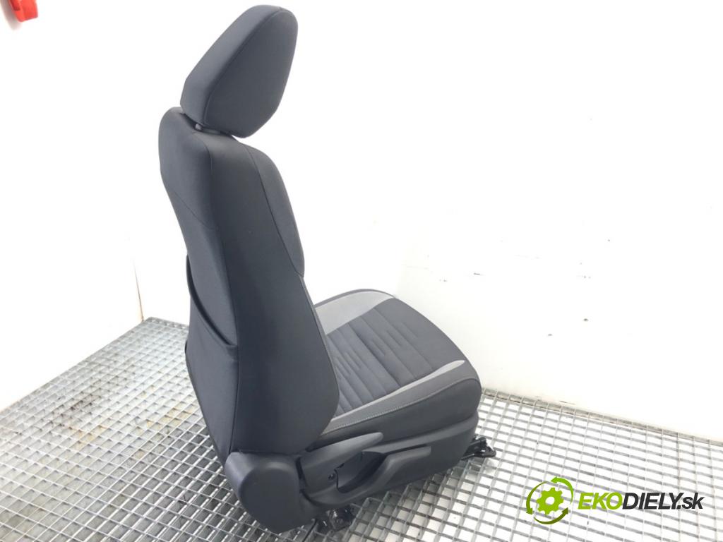 TOYOTA AURIS Kombi (_E18_) 2013 - 2018    1.8 Hybrid (ZWE186_) 73 kW [99 KM] Hybryda silnik benzynowy / elektryczny 2013 - 2018  Sedadlo pravy predný