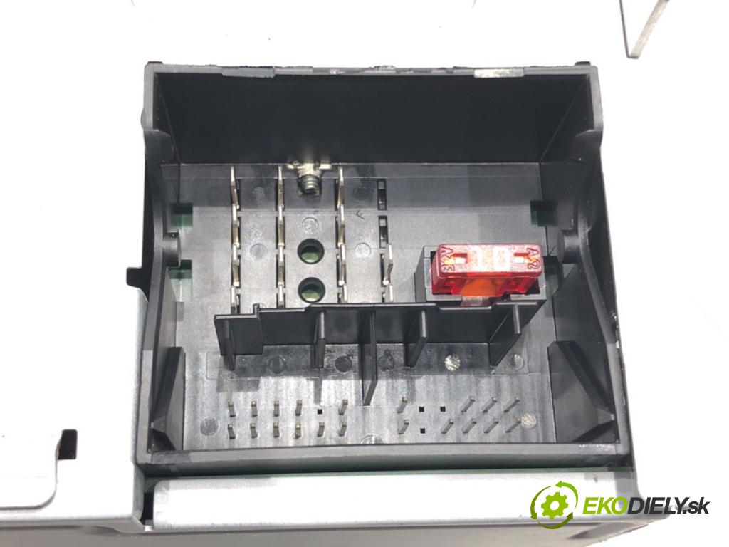 SKODA SUPERB II Kombi (3T5) 2009 - 2015    2.0 TDI 103 kW [140 KM] olej napędowy 2009 - 2010  RADIO Navigácia 3T0035197C (Audio zariadenia)