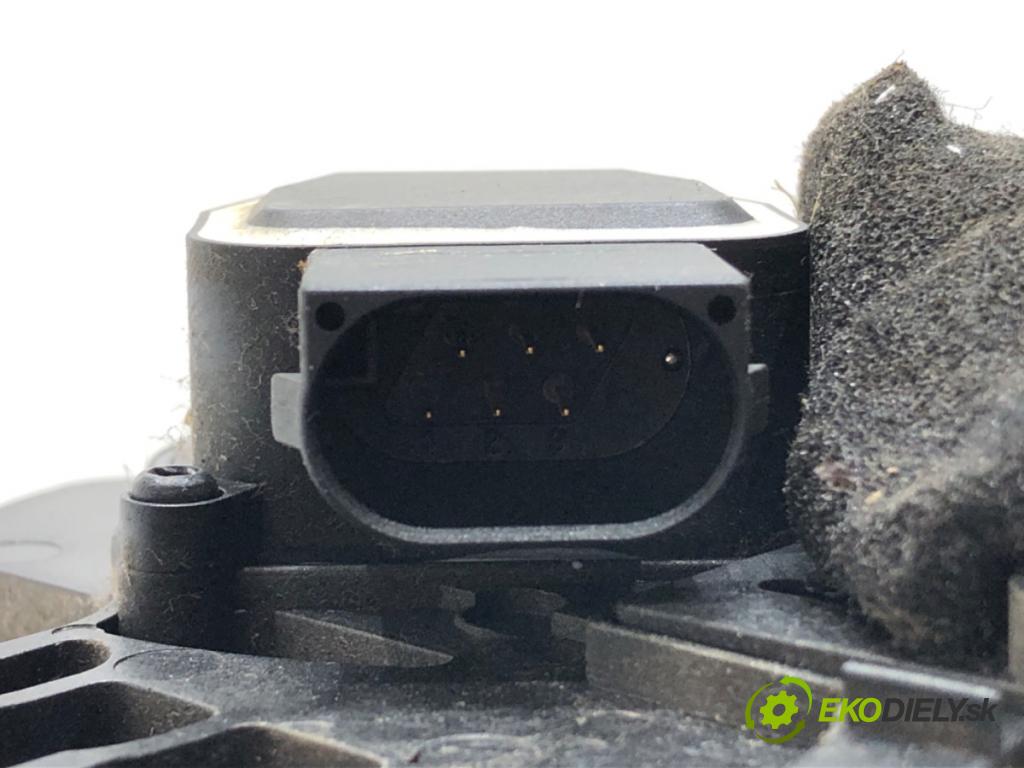 MERCEDES-BENZ KLASA E (W211) 2002 - 2009    E 320 CDI (211.022) 165 kW [224 KM] olej napędowy 2005 - 2008  Potenciometer plynu 2113000904 (Pedále)