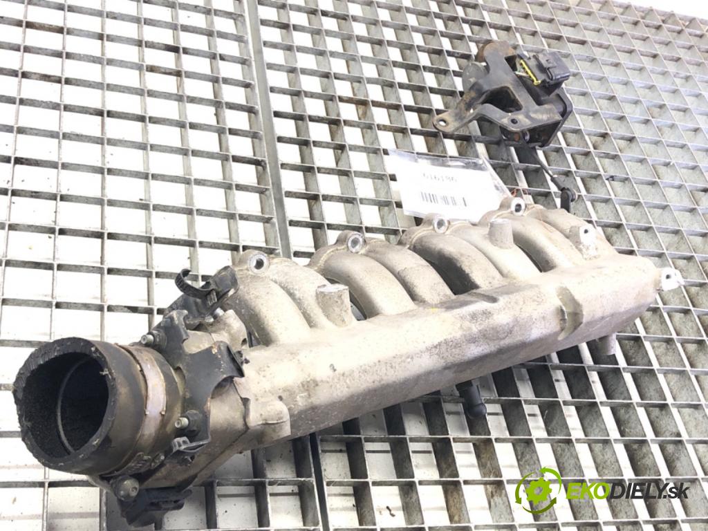 HYUNDAI i20 I (PB, PBT) 2008 - 2022    1.4 CRDi 66 kW [90 KM] olej napędowy 2008 - 2015  Potrubie sacie, sanie  (Sacie potrubia)