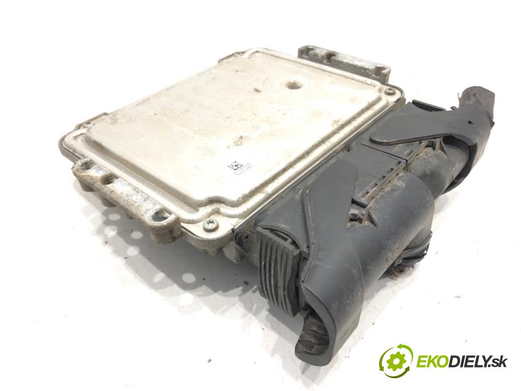 HYUNDAI i20 liftback 2009 66 kW 1.4 CRDi 1396 řídící jednotka motora 39111-2A000 (Řídicí jednotka)