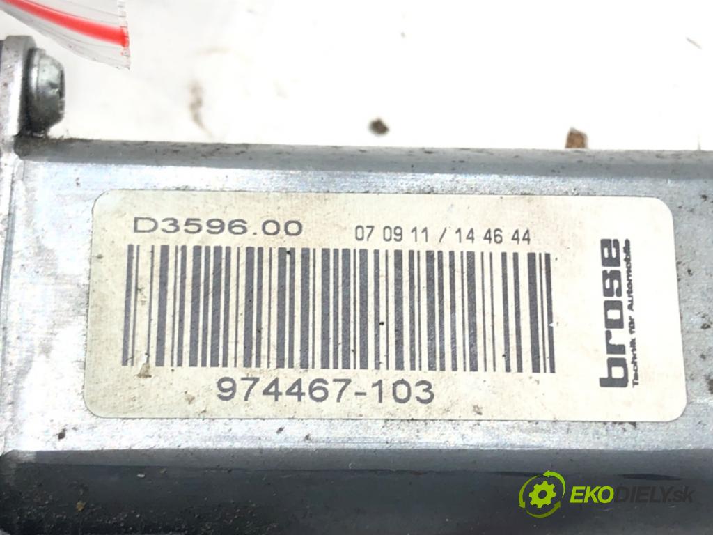SKODA SUPERB II (3T4) 2008 - 2015    1.6 TDI 77 kW [105 KM] olej napędowy 2010 - 2015  Motorček sedačky 974467-103