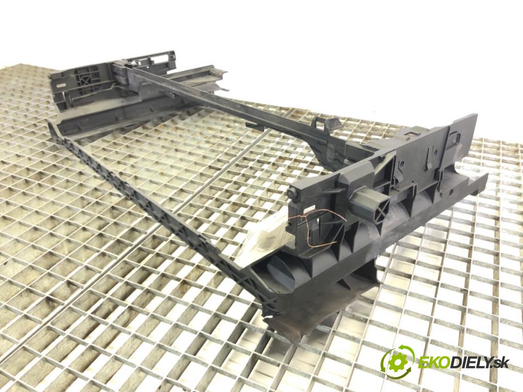 BMW 5 Touring (F11) 2009 - 2017    530 d 190 kW [258 KM] olej napędowy 2011 - 2017  Uchytenie Rámček chladiča 7804617