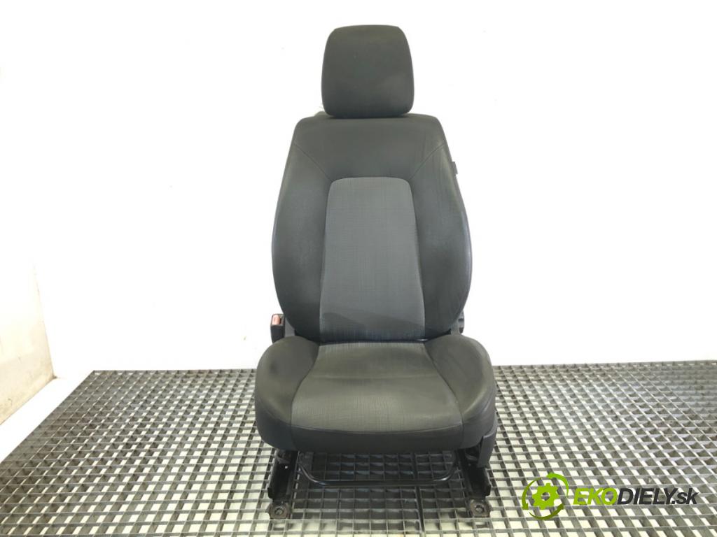 KIA CEED SW (ED) 2007 - 2012    1.6 CRDi 115 85 kW [115 KM] olej napędowy 2007 - 2012  Sedadlo ľavy predný 