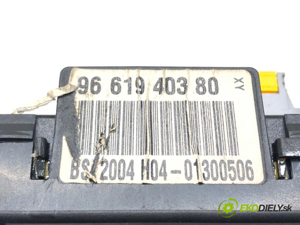 CITROEN C5 II Break (RE_) 2004 - 2022    2.2 HDi 125 kW [170 KM] olej napędowy 2006 - 2022  modul BSI 9661940380 (Pojistkové skříňky)