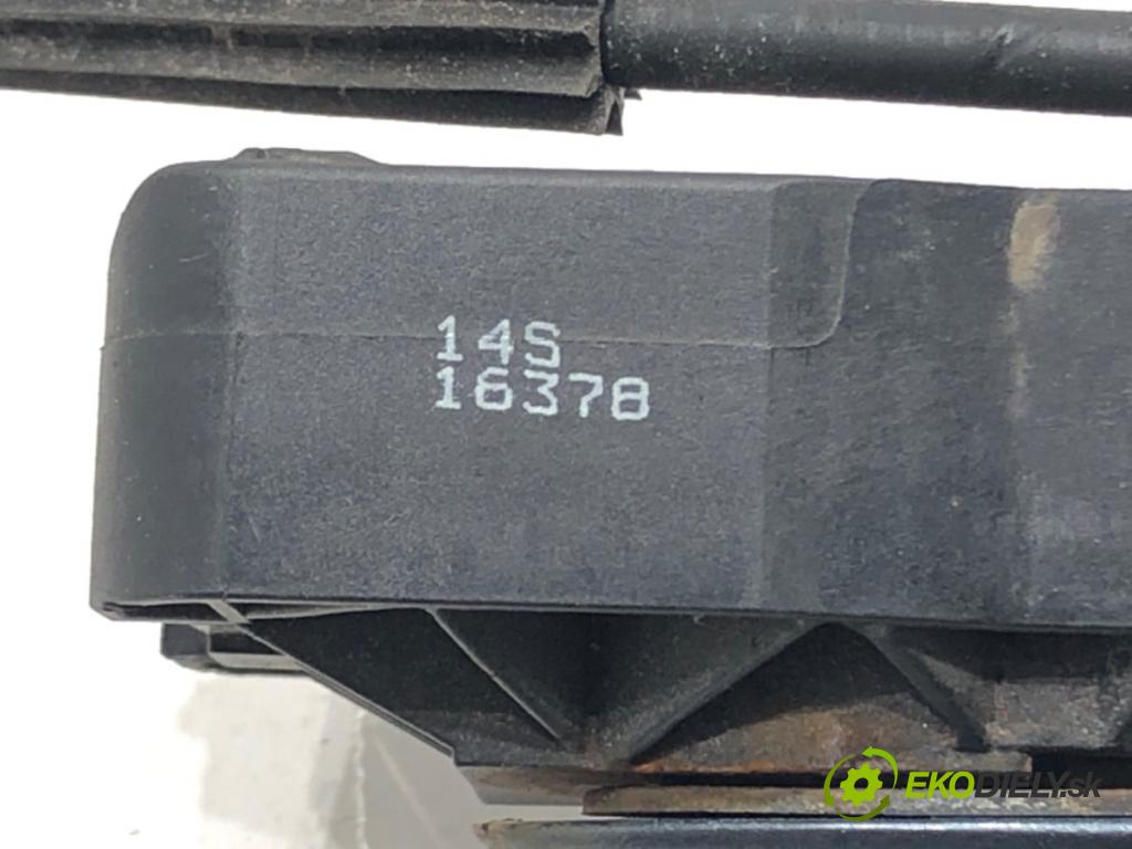 VW PASSAT B6 Variant (3C5) 2005 - 2011    1.9 TDI 77 kW [105 KM] olej napędowy 2005 - 2010  Kľučka vonkajšia ľavy predný