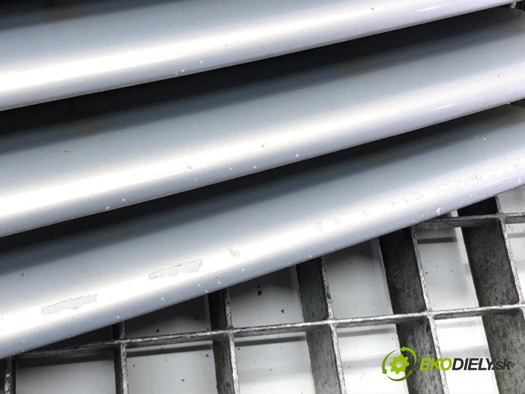 VW BORA I (1J2) 1998 - 2013    2.0 85 kW [115 KM] benzyna 1998 - 2013  mřížka maska 1J5853655C (Mřížky (masky) chladičů)