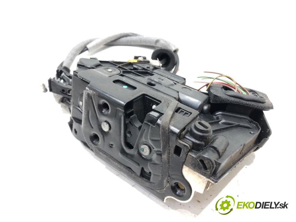 VW POLO V (6R1, 6C1) 2009 - 2022    1.2 TDI 55 kW [75 KM] olej napędowy 2009 - 2022  zámok dveře pravý zadní část 5K4839016F