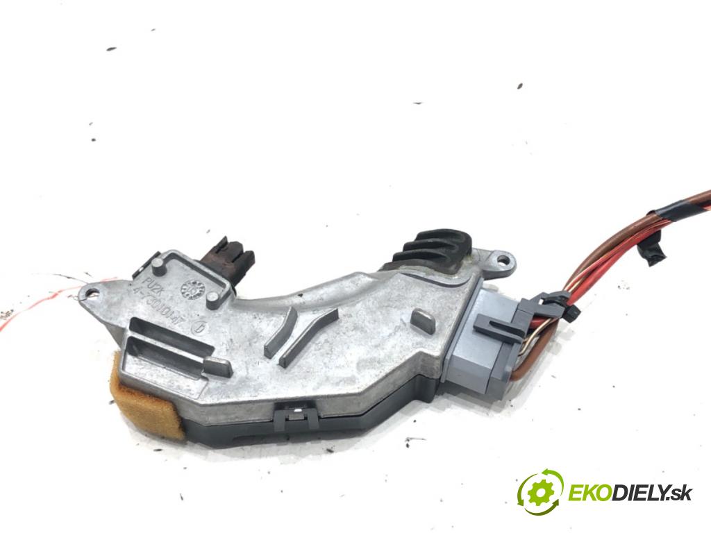 OPEL VECTRA C Kombi (Z02) 2003 - 2009    1.8 (F35) 103 kW [140 KM] benzyna 2005 - 2008  Odpor, rezistor kúrenia vzduchu 4-73010147D (Odpory (rezistory) kúrenia)