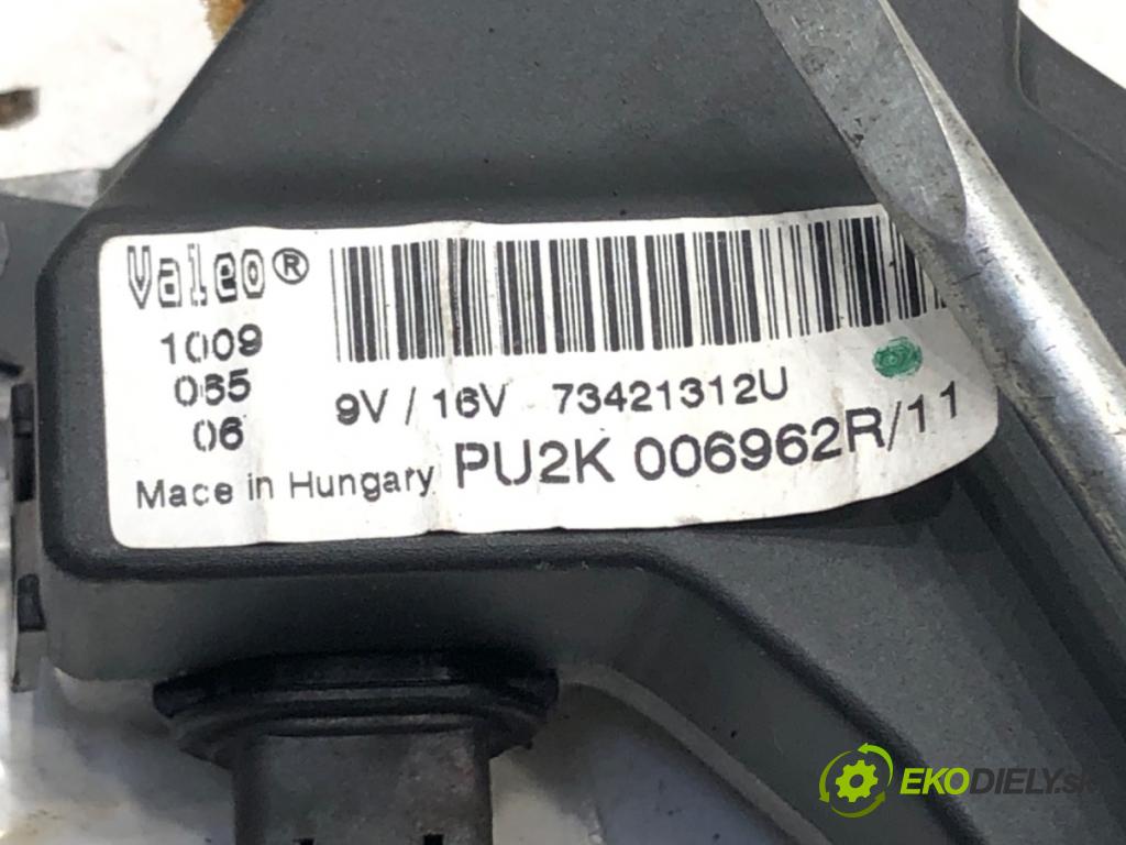 OPEL VECTRA C Kombi (Z02) 2003 - 2009    1.8 (F35) 103 kW [140 KM] benzyna 2005 - 2008  Odpor, rezistor kúrenia vzduchu 4-73010147D (Odpory (rezistory) kúrenia)