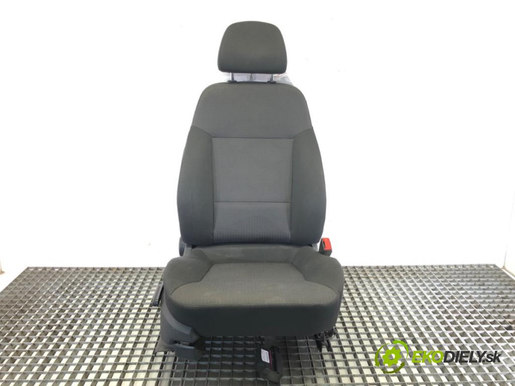 OPEL VECTRA C Kombi (Z02) 2003 - 2009    1.8 (F35) 103 kW [140 KM] benzyna 2005 - 2008  Sedadlo pravy predný 