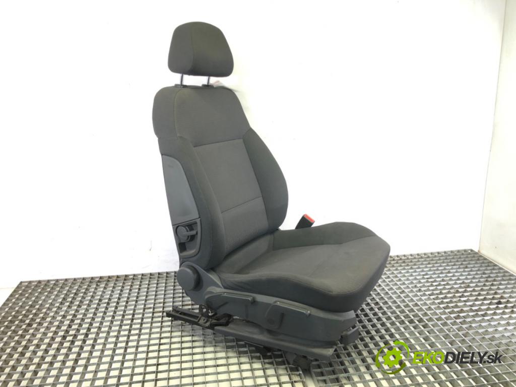 OPEL VECTRA C Kombi (Z02) 2003 - 2009    1.8 (F35) 103 kW [140 KM] benzyna 2005 - 2008  Sedadlo pravy predný