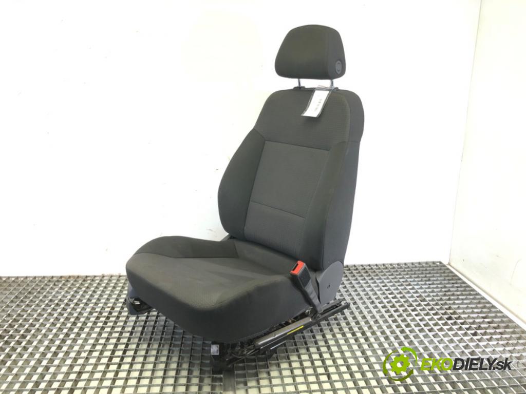 OPEL VECTRA C Kombi (Z02) 2003 - 2009    1.8 (F35) 103 kW [140 KM] benzyna 2005 - 2008  Sedadlo pravy predný
