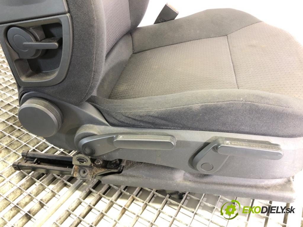 OPEL VECTRA C Kombi (Z02) 2003 - 2009    1.8 (F35) 103 kW [140 KM] benzyna 2005 - 2008  Sedadlo pravy predný