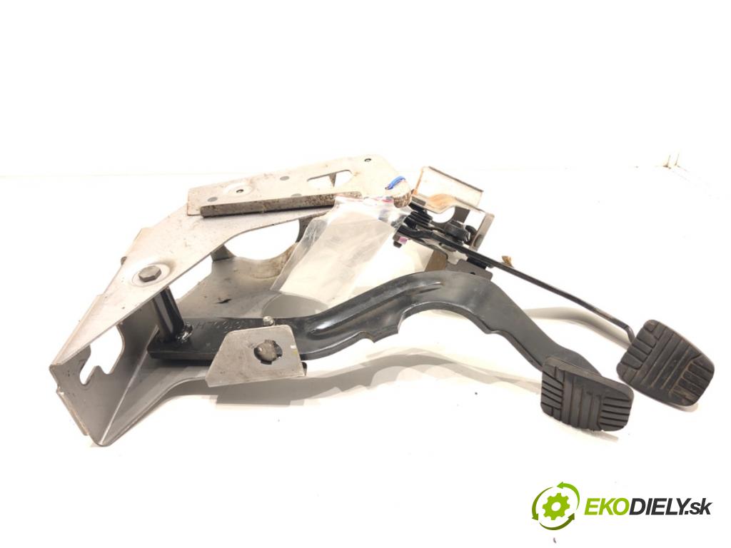 OPEL ANTARA A (L07) 2006 - 2022    2.0 CDTI 110 kW [150 KM] olej napędowy 2006 - 2011  PEDÁL: manuálne  (Pedále)