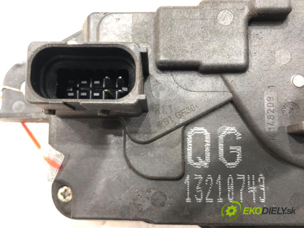 OPEL ASTRA H GTC (A04) 2005 - 2010    1.6 (L08) 77 kW [105 KM] benzyna 2005 - 2010  zámok dveře pravý přední část 13210749