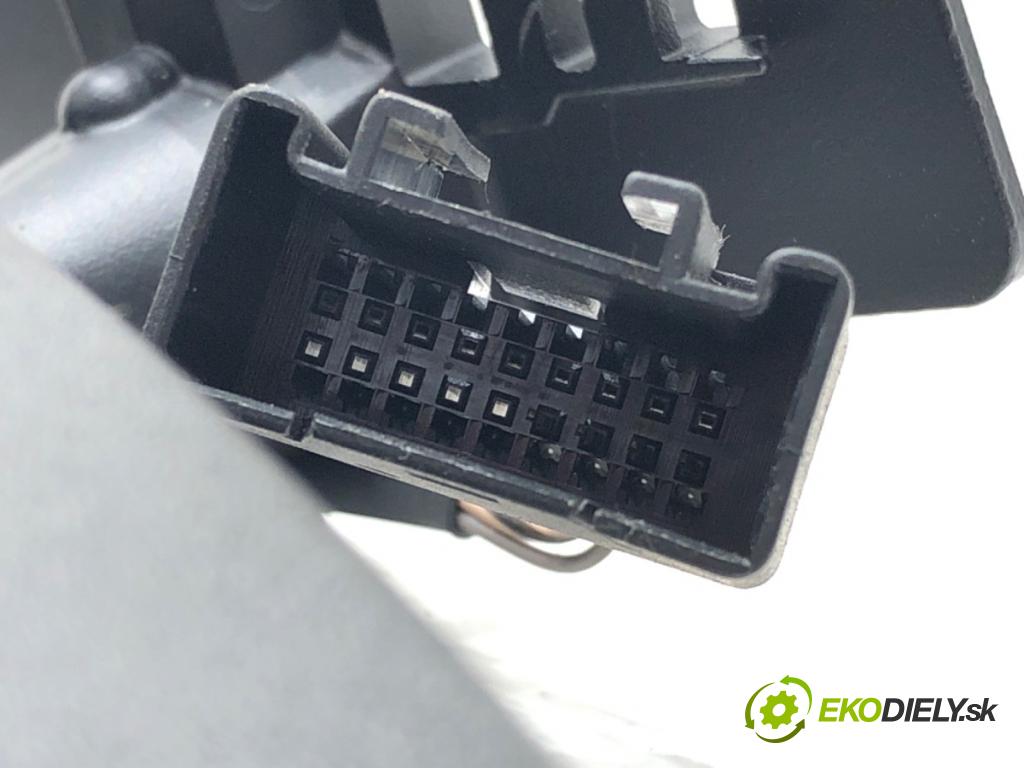 OPEL ASTRA H GTC (A04) 2005 - 2010    1.6 (L08) 77 kW [105 KM] benzyna 2005 - 2010  zpětné zrcátko vnitřní 13253546 (Světla vnitřní)