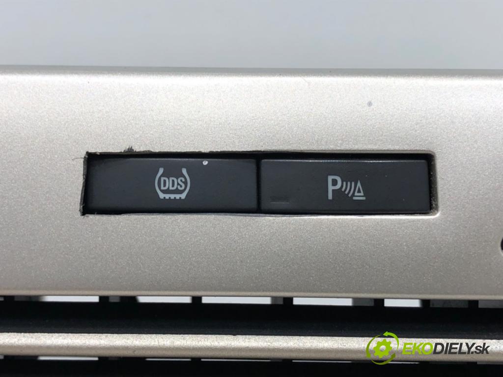 OPEL ASTRA H GTC (A04) 2005 - 2010    1.6 (L08) 77 kW [105 KM] benzyna 2005 - 2010  Mriežky kúrenia stredna 13100118 (Mriežky kúrenia (fukáre))