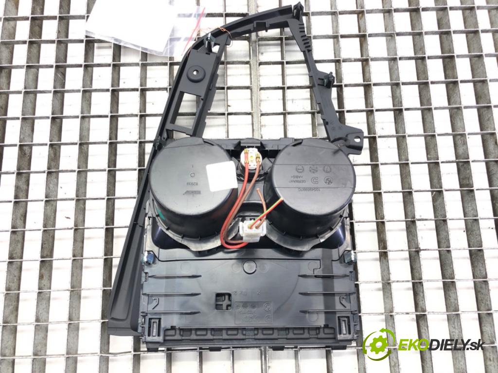 BMW 4 Gran Coupe (F36) 2014 - 2022    440 i xDrive 240 kW [326 KM] benzyna 2016 - 2022  Držiak na nápoje 105495994C (Úchyty, držiaky na nápoje)