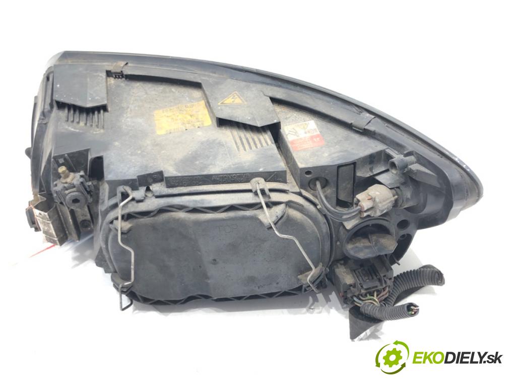 VOLVO V50 (545) 2003 - 2012    1.6 D 80 kW [109 KM] olej napędowy 2005 - 2012  Svetlomet pravy predný XENON 30698890