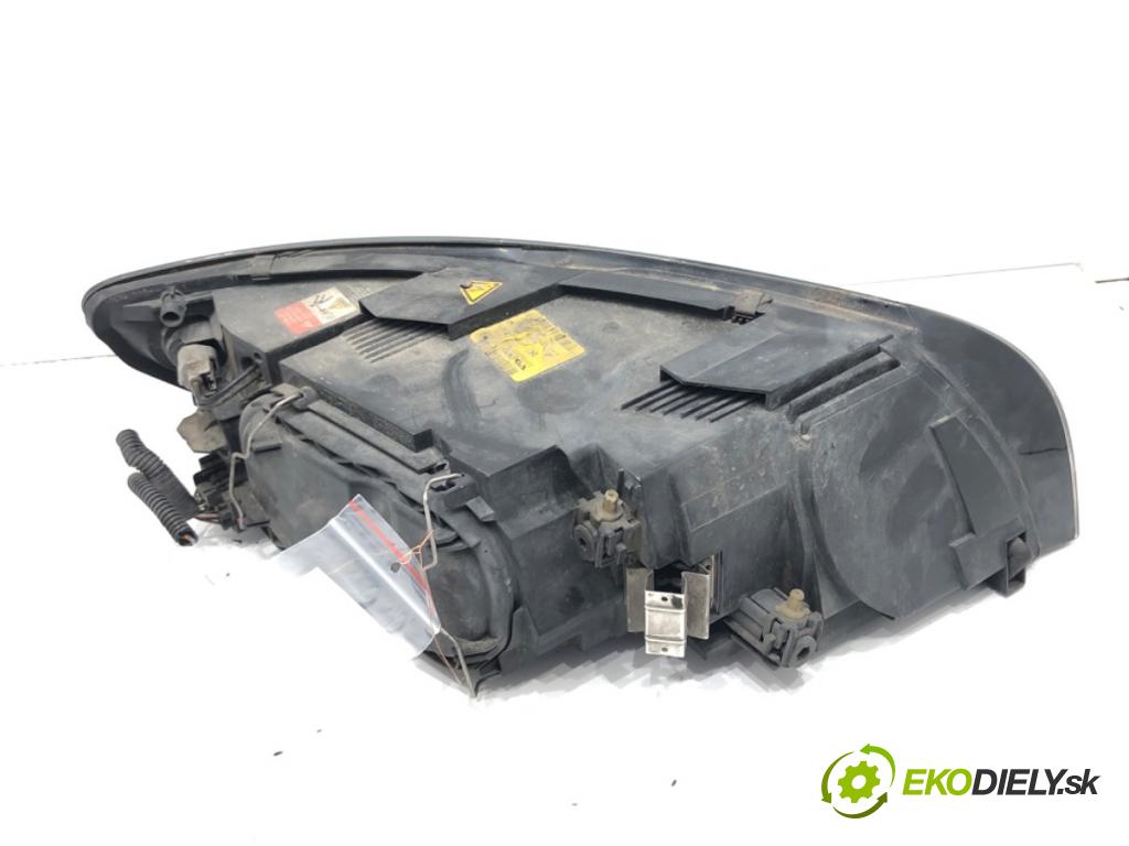 VOLVO V50 (545) 2003 - 2012    1.6 D 80 kW [109 KM] olej napędowy 2005 - 2012  Svetlomet ľavy predný XENON 30698889