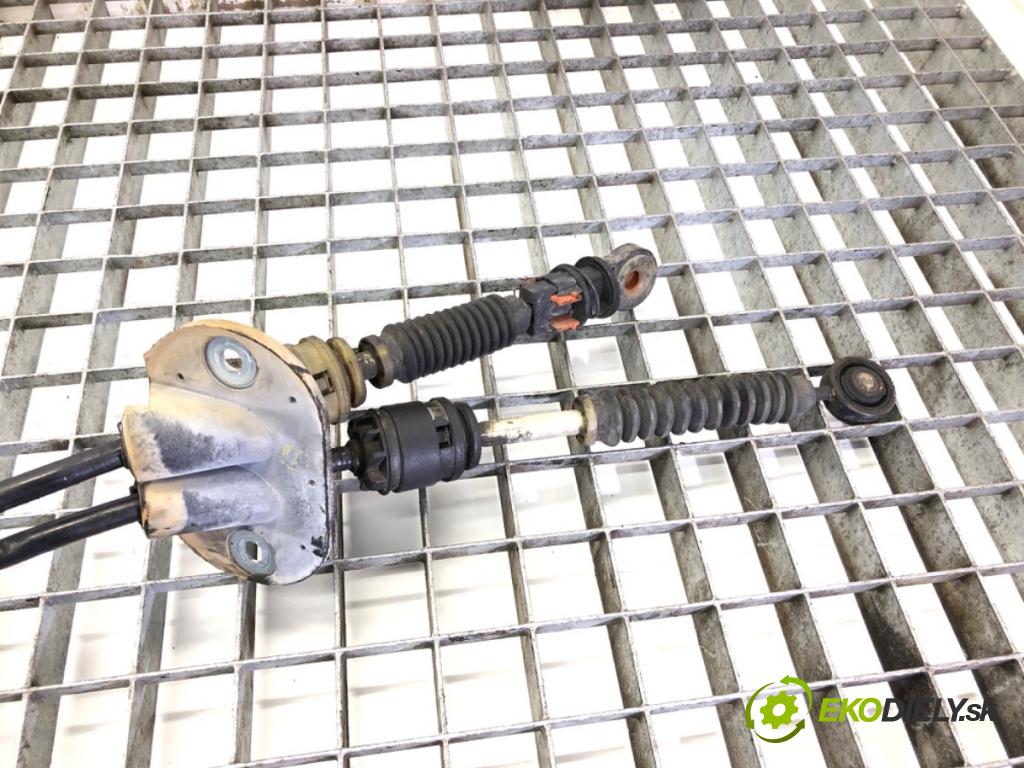 VOLVO V50 (545) 2003 - 2012    1.6 D 80 kW [109 KM] olej napędowy 2005 - 2012  Kulisa 30711902 (Rýchlostné páky / kulisy)