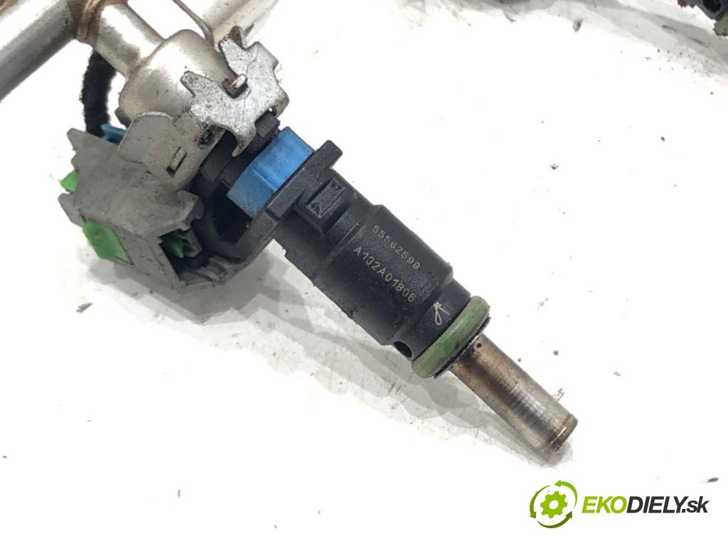 OPEL ASTRA J (P10) 2009 - 2015    1.6 (68) 85 kW [115 KM] benzyna 2009 - 2015  Lišta vstrekovacia 55562599 (Vstrekovacie lišty)