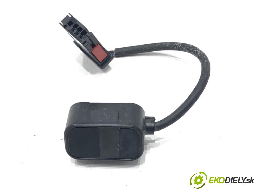 OPEL ASTRA J (P10) 2009 - 2015    1.6 (68) 85 kW [115 KM] benzyna 2009 - 2015  MIKROFON: 13242355