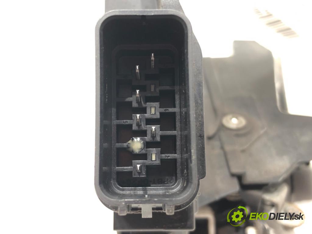 FORD FOCUS II Turnier (DA_, FFS, DS) 2004 - 2012    1.6 Ti 85 kW [115 KM] benzyna 2004 - 2012  zámok dveře levý přední část A048069