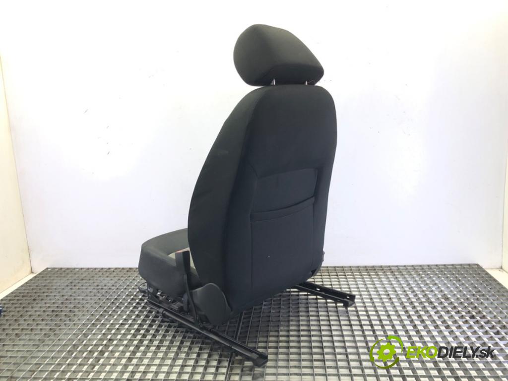 SKODA OCTAVIA II (1Z3) 2004 - 2013    1.6 FSI 85 kW [115 KM] benzyna 2004 - 2008  Sedadlo pravy predný