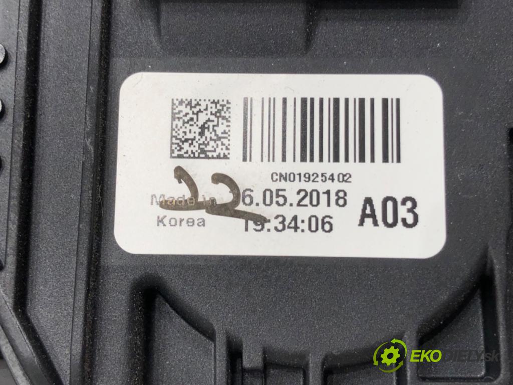 HYUNDAI KONA (OS, OSE, OSI) 2017 - 2022    1.0 T-GDi 88 kW [120 KM] benzyna 2017 - 2022  Potenciometer plynu  (Pedále)