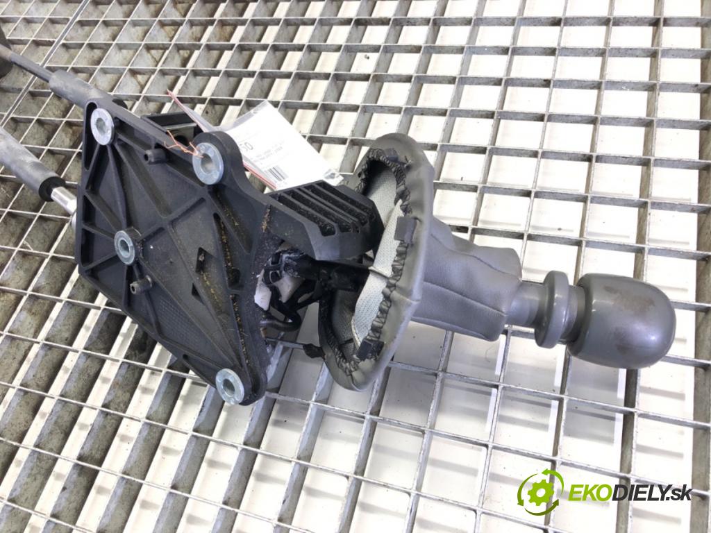 FIAT PANDA (169_) 2003 - 2022    1.1 (169.AXA1A) 40 kW [54 KM] benzyna 2003 - 2022  Kulisa 6071690101 (Rýchlostné páky / kulisy)