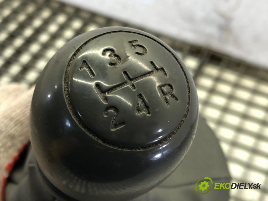 FIAT PANDA (169_) 2003 - 2022    1.1 (169.AXA1A) 40 kW [54 KM] benzyna 2003 - 2022  Kulisa 6071690101 (Rýchlostné páky / kulisy)