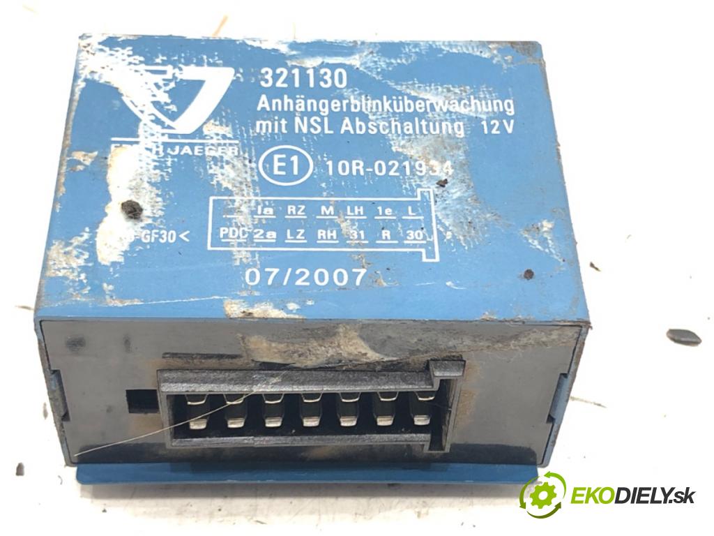 KIA CEED liftback (ED) 2006 - 2012    1.6 93 kW [126 KM] benzyna 2008 - 2012  modul tažného oka 321130 10R-021934 (Ostatní)