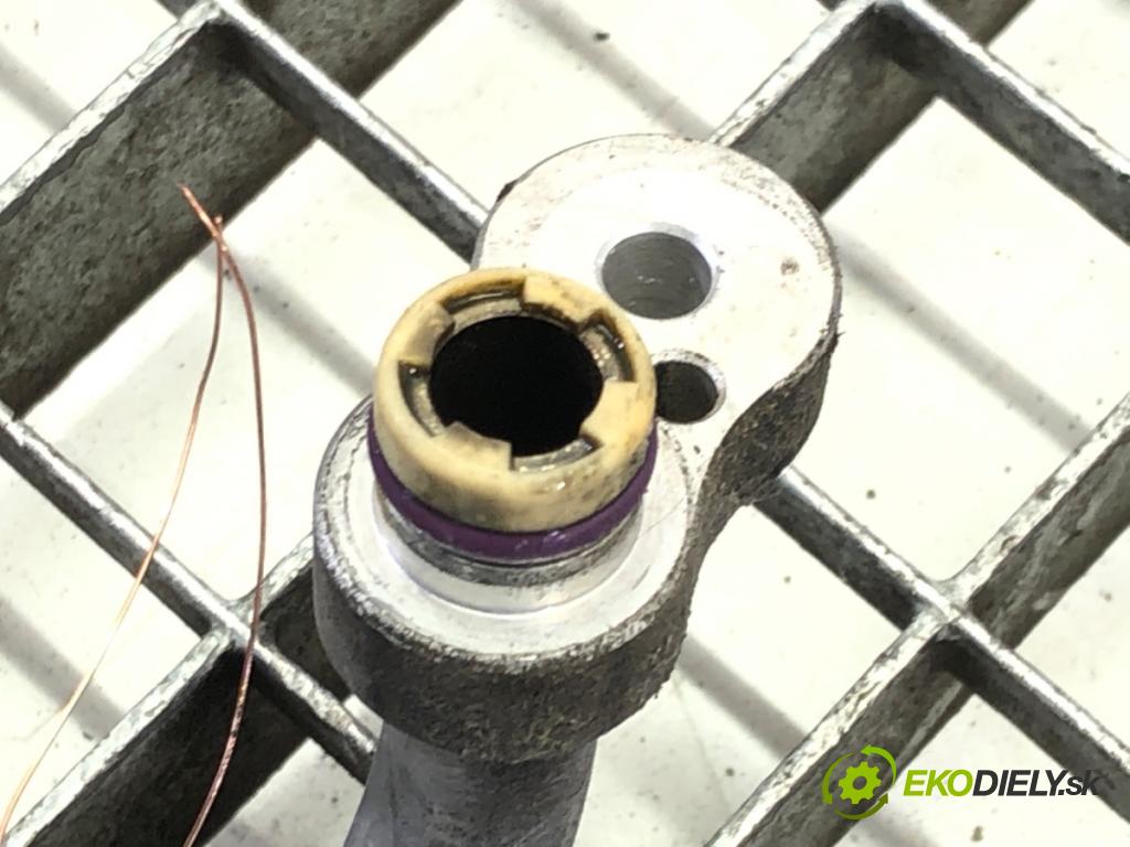 BMW 5 (F10) 2009 - 2016    528 i 180 kW [245 KM] benzyna 2011 - 2016  rúrka klimatizácie 9253595 (Rúrky klimatizácie)