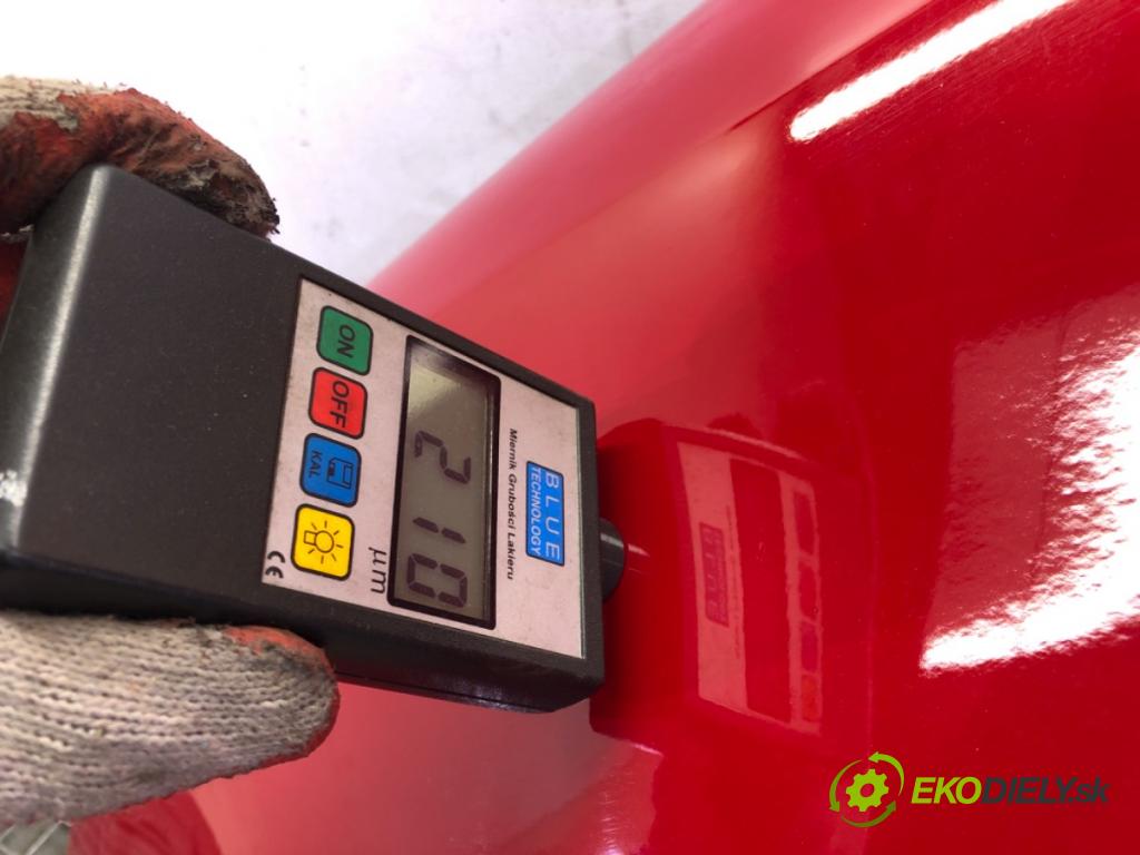 VW GOLF VI Kombi 2010 77 kW 1.6 TDI 1598 Blatník ľavy predný