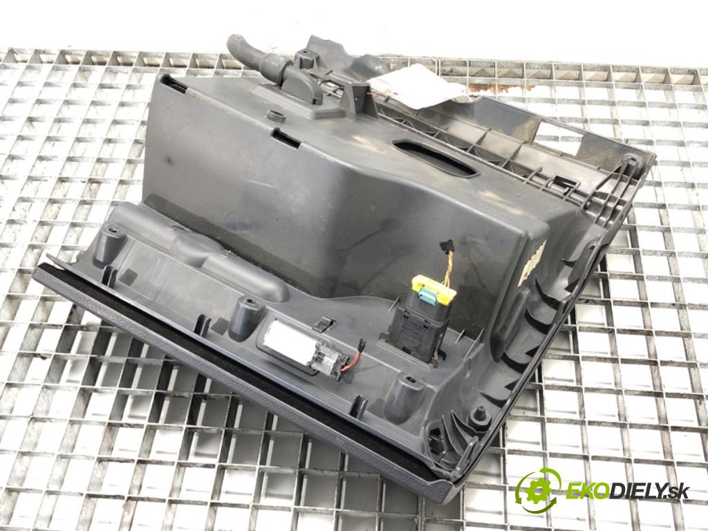 VW GOLF PLUS V (5M1, 521) 2004 - 2013    1.9 TDI 77 kW [105 KM] olej napędowy 2005 - 2009  Priehradka, kastlík spolujazdca  (Priehradky, kastlíky)