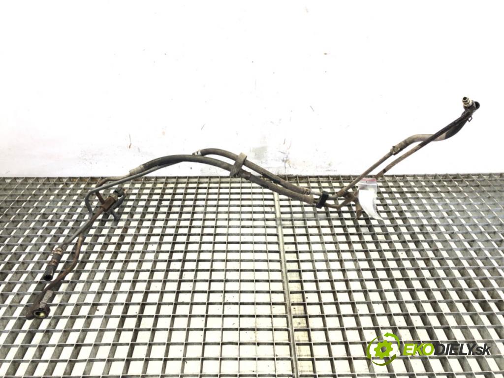 TOYOTA YARIS (_P1_) 1999 - 2005    1.0 (SCP10_) 48 kW [65 KM] benzyna 2003 - 2005  hadica servočerpadlo  (Rúrky, hadice servočerpadla)