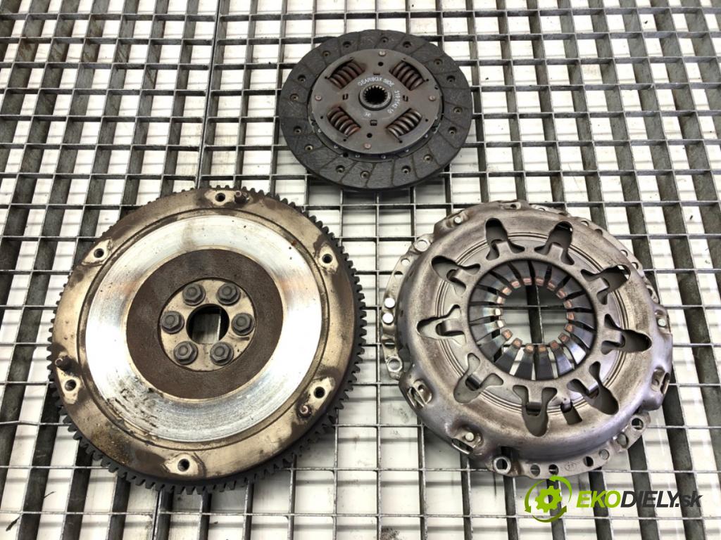 TOYOTA YARIS (_P1_) 1999 - 2005    1.0 (SCP10_) 48 kW [65 KM] benzyna 2003 - 2005  Spojková sada (bez ložiska) 119012610 (Kompletné sady (bez ložiska))