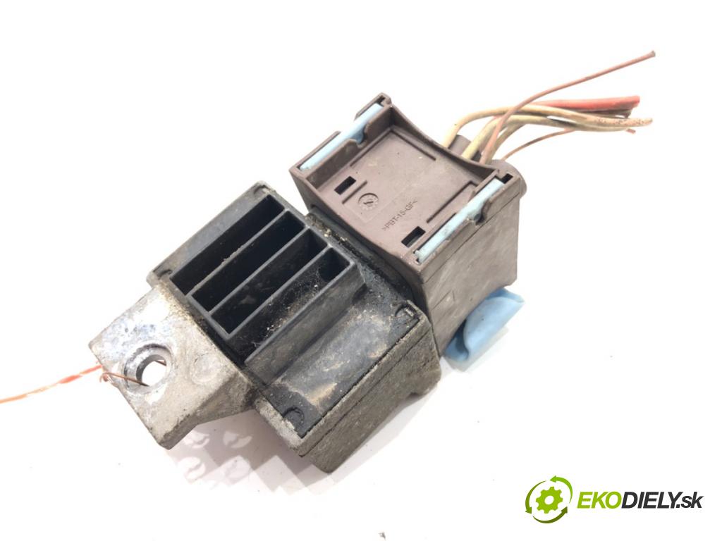 RENAULT MEGANE II Kombi (KM0/1_) 2003 - 2012    1.5 dCi (KM16, KM1E) 78 kW [106 KM] olej napędowy 2005 - 2008  relé sviečok žhavenia 9640469680 (Relé)