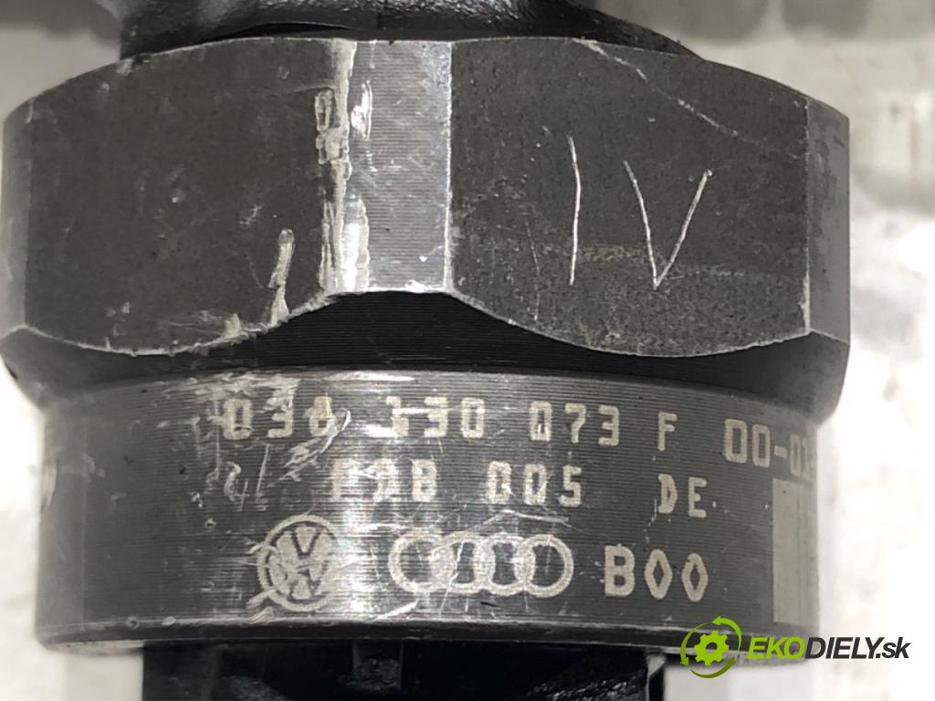 AUDI A4 B5 Avant (8D5) 1994 - 2002    1.9 TDI 85 kW [115 KM] olej napędowy 2000 - 2001  Vstrekovač 038130073F (Vstrekovače)