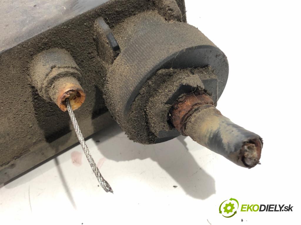 RENAULT SCÉNIC II (JM0/1_) 2003 - 2010    1.9 dCi (JM0G, JM12, JM1G, JM2C) 88 kW [120 KM] olej napędowy 2003 - 2006  BRZDA: ručný elektrický 8200311379 (Ručné brzdy)