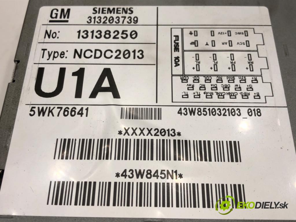 OPEL VECTRA C Kombi (Z02) 2003 - 2009    2.2 direct (F35) 114 kW [155 KM] benzyna 2003 - 2008  RADIO 13138250 (Audio zariadenia)
