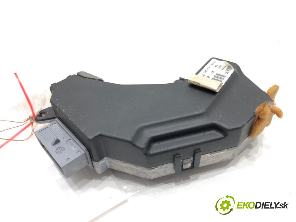 OPEL VECTRA C Kombi (Z02) 2003 - 2009    2.2 direct (F35) 114 kW [155 KM] benzyna 2003 - 2008  Odpor, rezistor kúrenia vzduchu 73421312 (Odpory (rezistory) kúrenia)