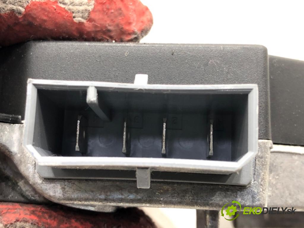 OPEL VECTRA C Kombi (Z02) 2003 - 2009    2.2 direct (F35) 114 kW [155 KM] benzyna 2003 - 2008  Odpor, rezistor kúrenia vzduchu 73421312 (Odpory (rezistory) kúrenia)