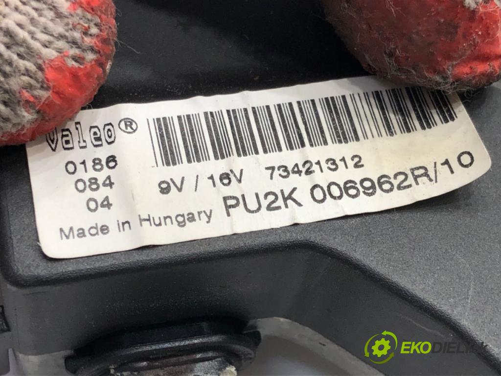 OPEL VECTRA C Kombi (Z02) 2003 - 2009    2.2 direct (F35) 114 kW [155 KM] benzyna 2003 - 2008  Odpor, rezistor kúrenia vzduchu 73421312 (Odpory (rezistory) kúrenia)